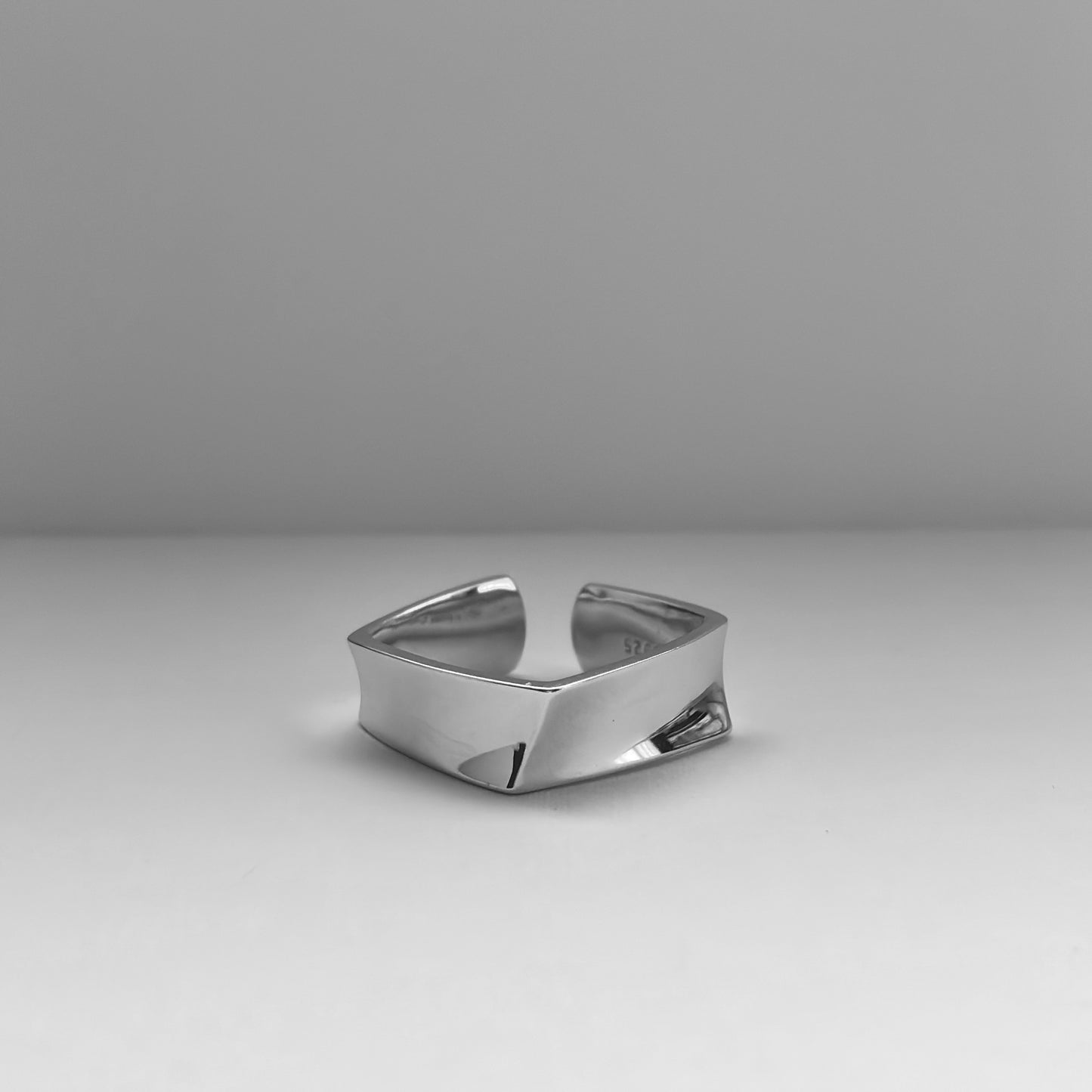 BEND RING UNIVERSAL SIZE - Alexander Ahrens