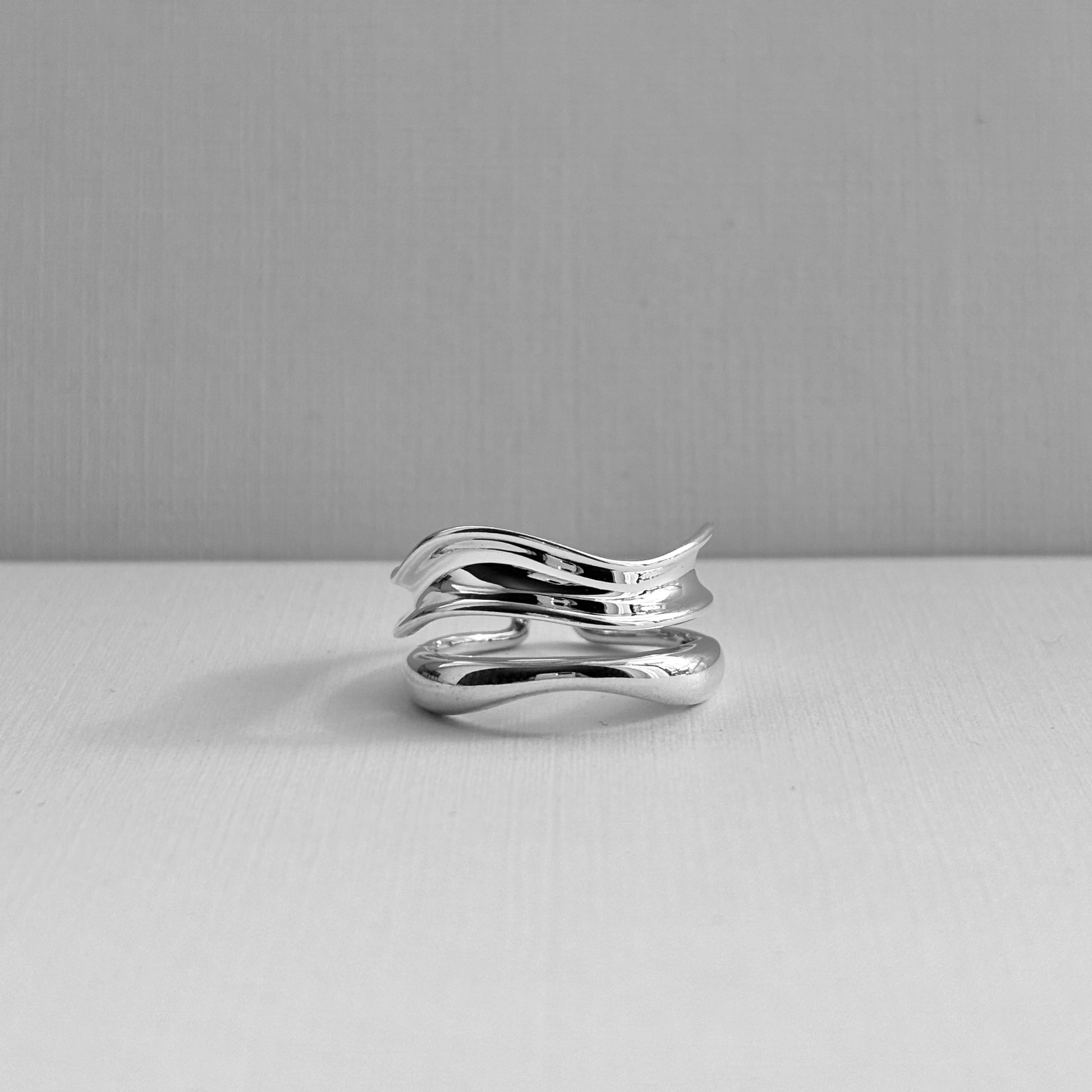 WAVE RING UNIVERRSAL SIZE - Alexander Ahrens